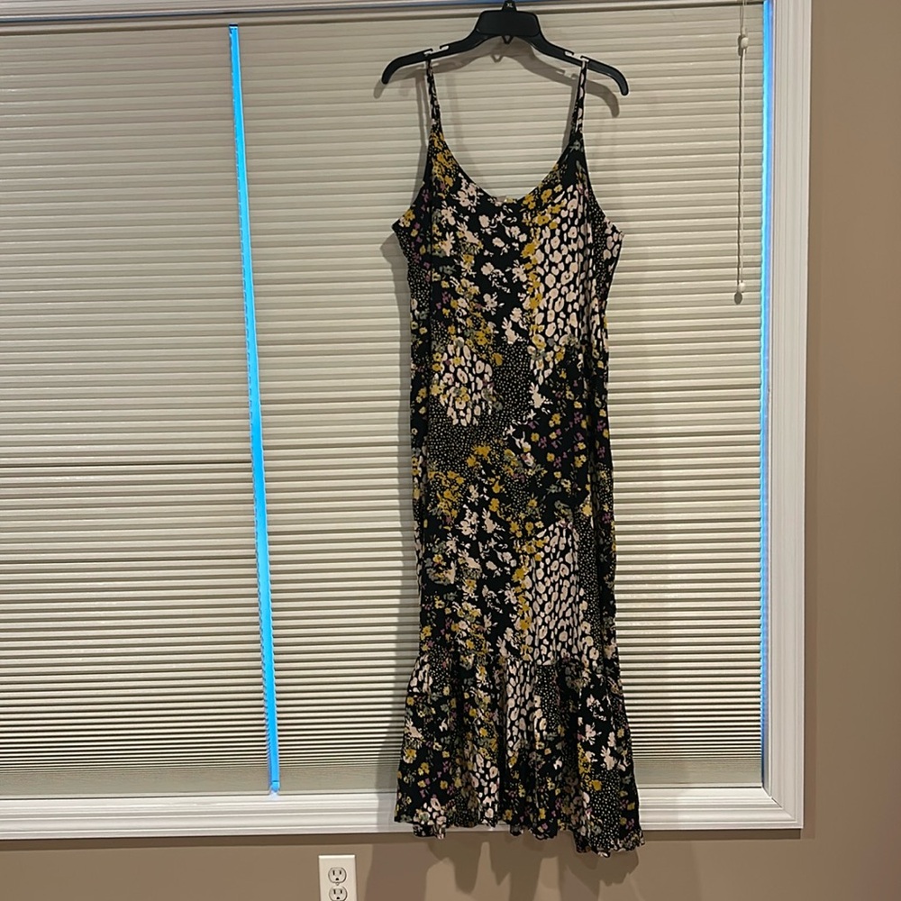 Tribal jeans women’s dress, size large, black floral, adjustable straps, rayon